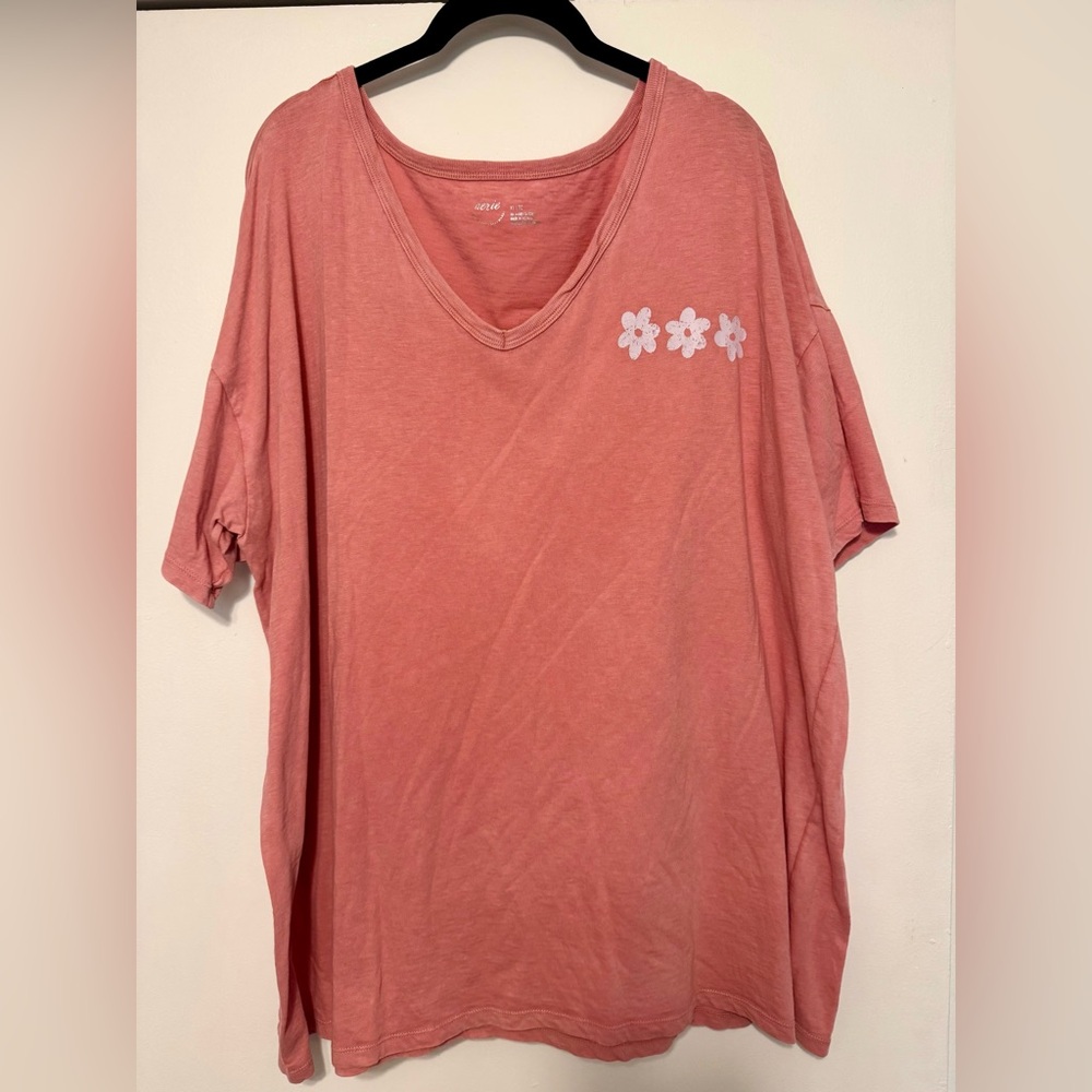 Aerie Pink V-Neck Short Sleeve Tee